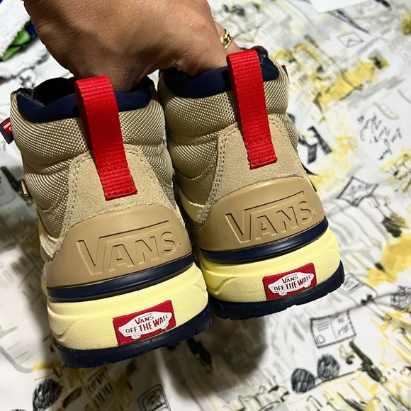 Vans gore Tex boots - Picture 4 of 5